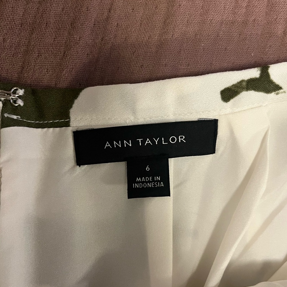 Ann Taylor Floral Column Skirt - Picture 3 of 3